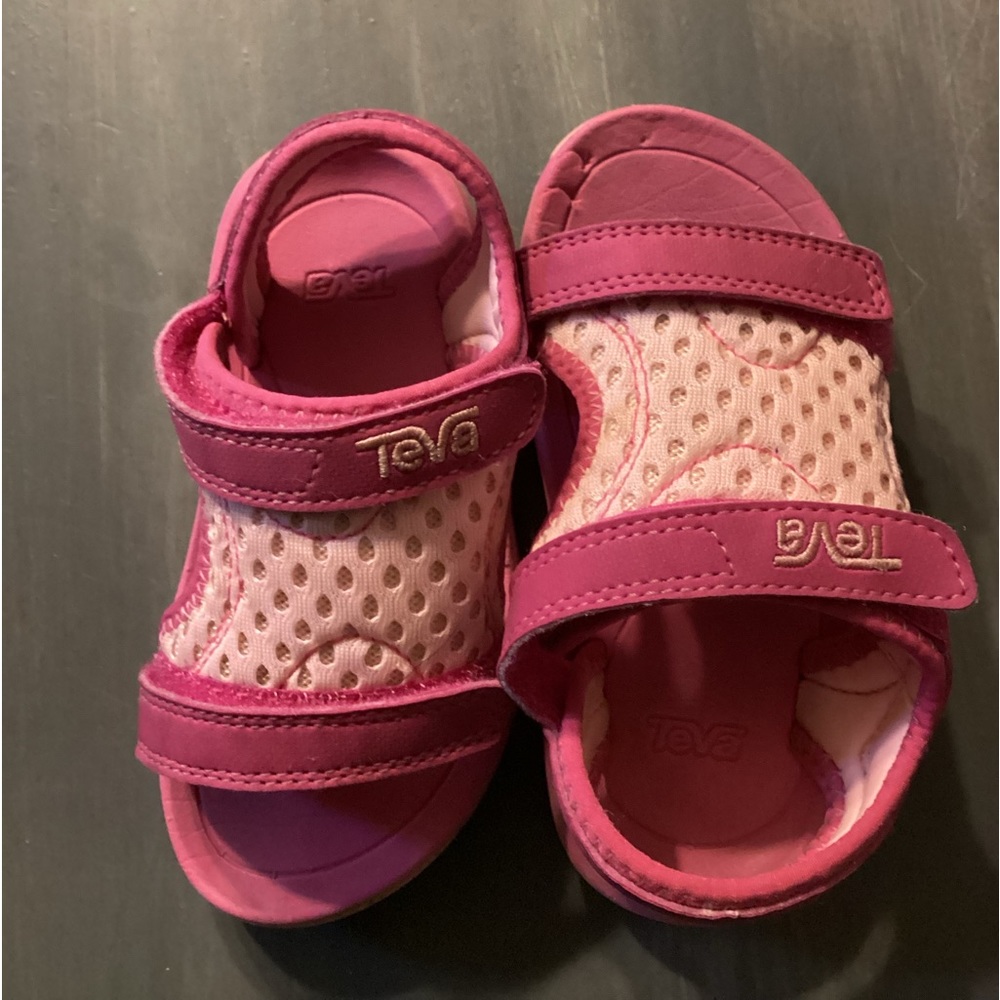 Teva Pink Toddler girl size 7 Sandals